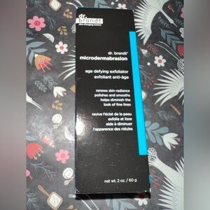 Dr.Brandt Microdermabrasion Exfoliator 2.0 OZ & 2 Dr Brandt samples/travel size.